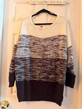 Cozy Neutral Ombre Pullover Sweater - Cream and Black